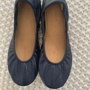 EUC California Navy Tieks- size 9.